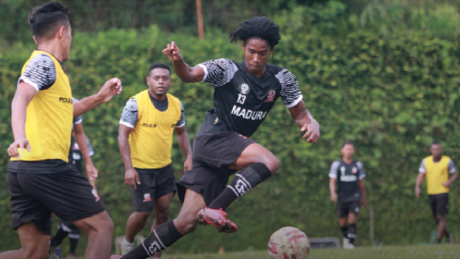 Ronaldo Joybera pemain termuda 16 tahun keturunan Liberia