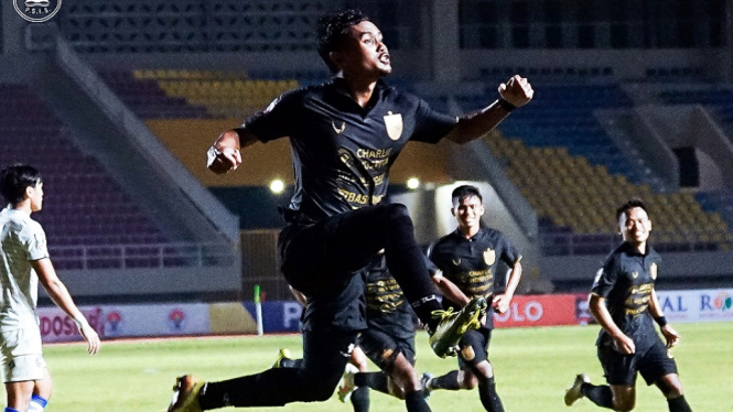 Arema fc vs PSIS Semarang 2-3 gol