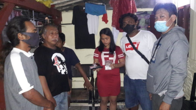 Nekat Edarkan Narkoba, Ibu Rumah Tangga Berparas Manis Ini Dibekuk Polisi (Foto Humas Polda Jateng)