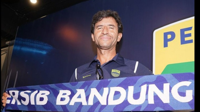 Pelatih Persib Bandung, Luis Milla