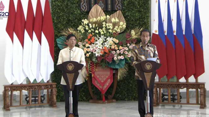 Presiden Jokowi bersama Presiden Ferdinand Romualdez Marcos Jr
