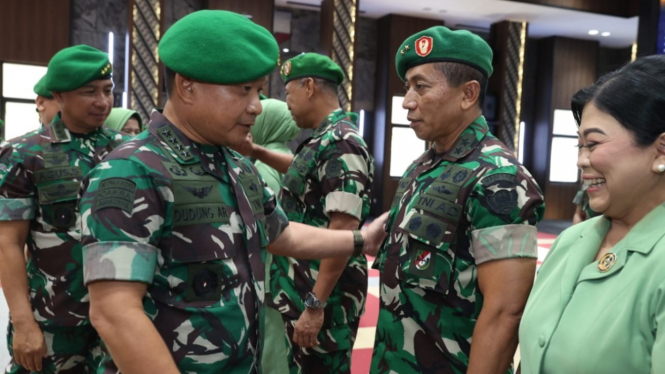 Kasad Jenderal Dudung Abdurachman pimpin laporan kenaikan pangkat.