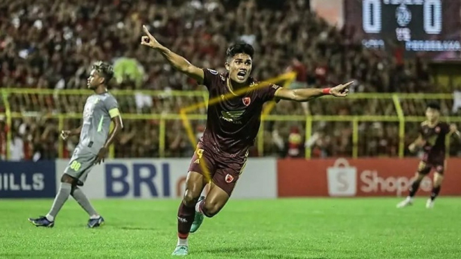 Ramadhan mencetak gol pertama PSM vs Persebaya