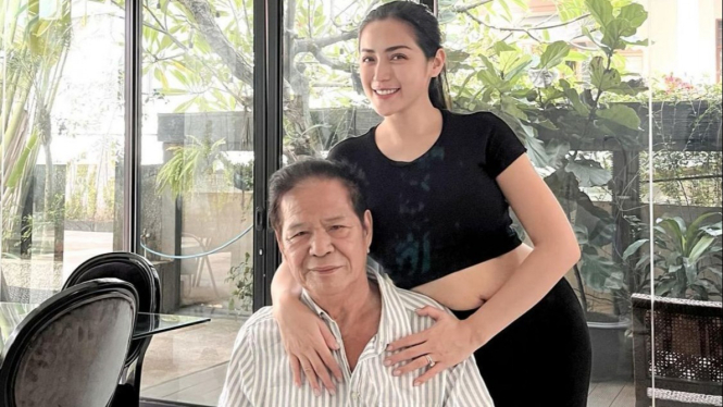 Momen Jessica Iskandar bersama sang ayah