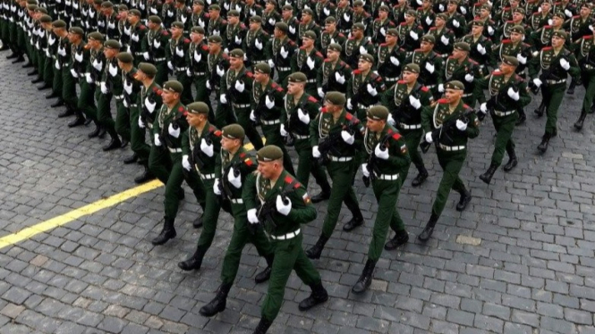 Parade pasukan Rusia.