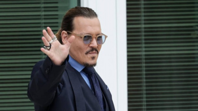 Johnny Depp cinlok dengan pengacaranya sendiri