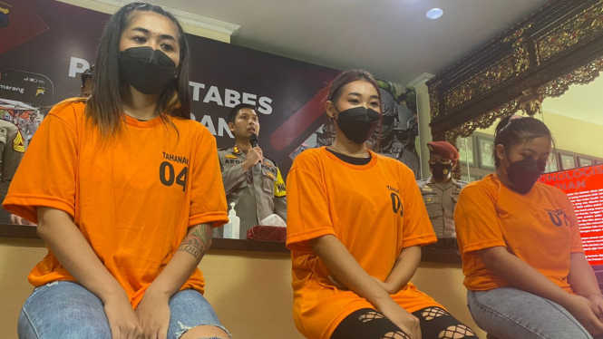 3 Wanita Pemandu Karaoke Menganiaya Teman Kerjanya