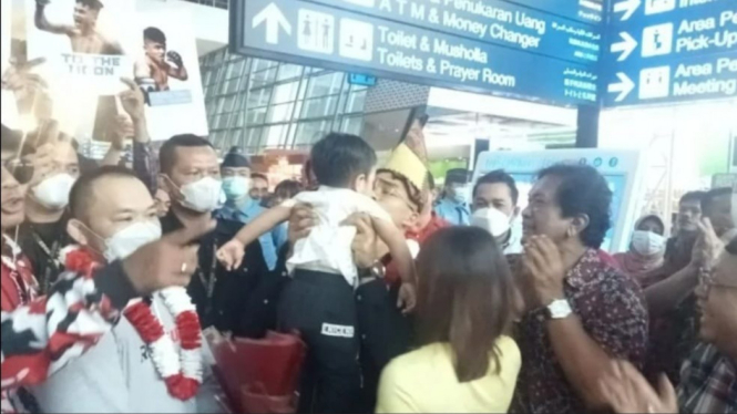 Petarung One Pride MMA, Jeka Saragih tiba di bandara Soeta