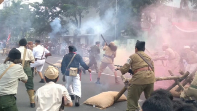 Rentetan Suara Tembakan Bersahutan di Sekitar Tugu Pahlawan Surabaya