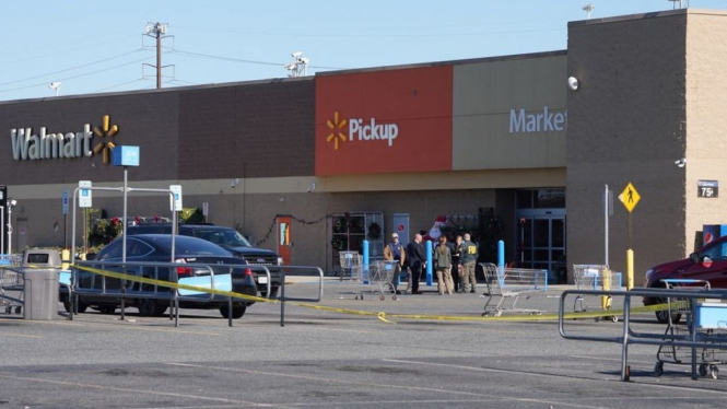 Pihak terkait lakukan penyidikan penembakan di Walmart Virginia, AS.
