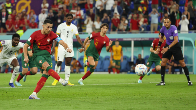 Cristiano Ronaldo cetak gol ke gawang Ghana