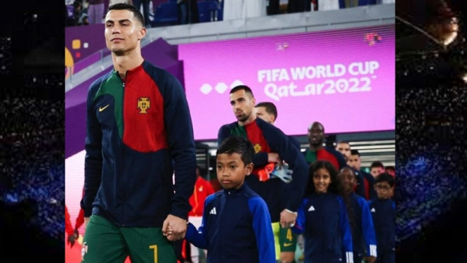 Bocah yang Mengantar Ronaldo ke Lapangan Berasal dari Indonesia