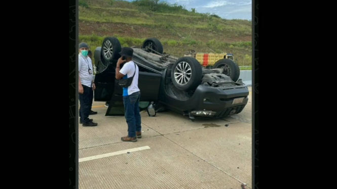Rektor IPDN Terlibat Kecelakaan, Mobil Terguling di Tol Cisumdawu