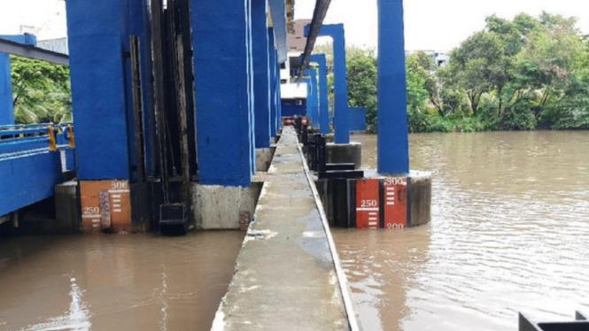 Waspada Banjir Rob, Pintu Air Pasar Ikan, Jakarta Utara Siaga 1