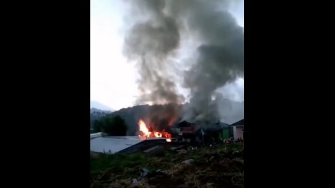 Video Kebakaran Menimpa Basecamp Pendakian Gunung Prau via Wates