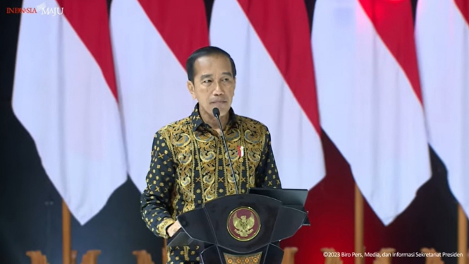 Presiden Jokowi Ingatkan Bulog untuk Kendalikan Harga Beras