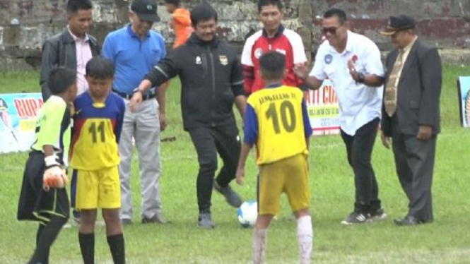 Indra Syafri Minta Sepakbola Masuk Kurikulum Pendidikan