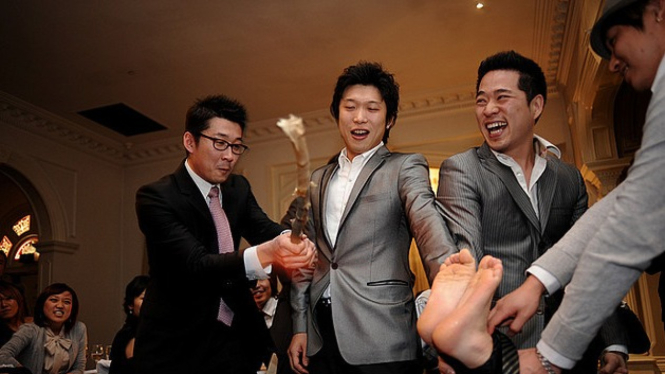 tradisi kaki dipukul pernikahan di Korea Selatan