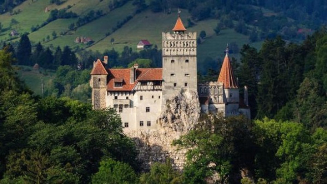 kastil mirip Transylvania tempat healing favorit