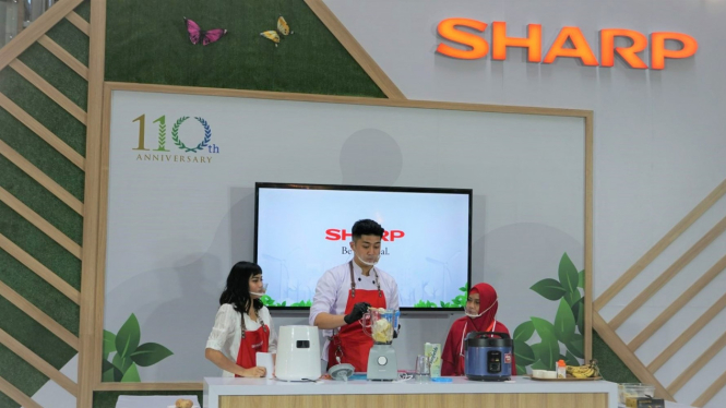 Sharp - Kegiatan demo masak di acara Sharp Ecobition