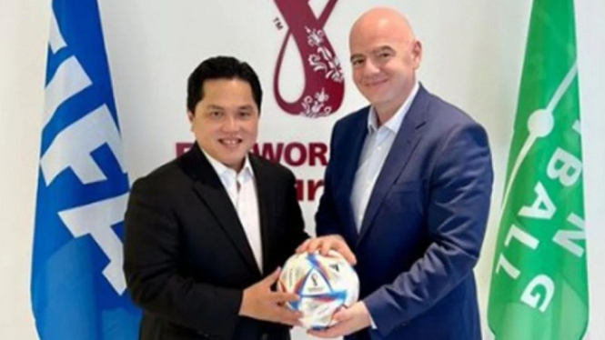 Erick Thohir dan Presiden FIFA Gianni.
