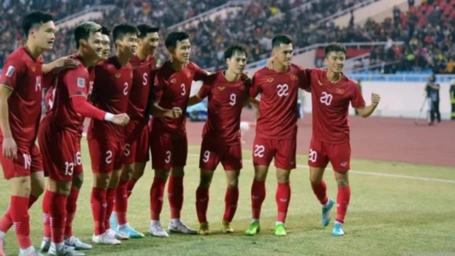 Pemain timnas Vietnam merayakan gol