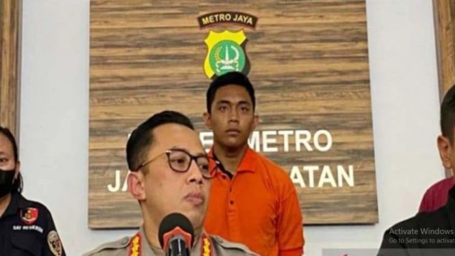 Kapolres Metro Jakarta Selatan Kombes Pol Ade Ary bersama Mario Dandy