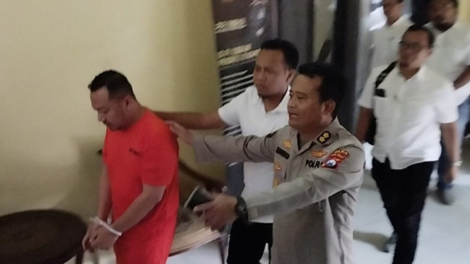 Crazy Rich Surabaya Wahyu Kenzo ditahan.