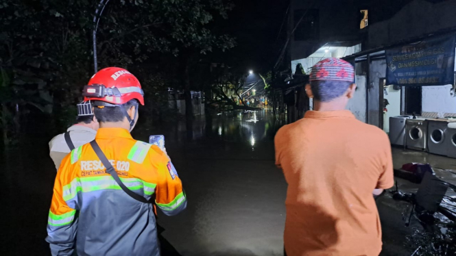 Akses Jalan Lesanpuro Gang 12 Ditutup Karena Banjir