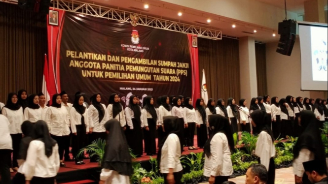 Pelantikan anggota PPS oleh KPU Kota Malang