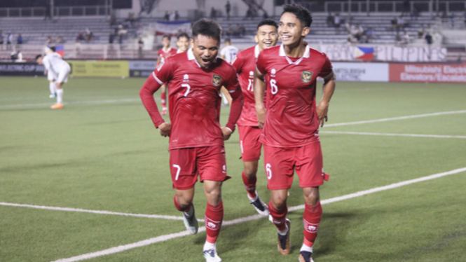 Pemain Timnas Indonesia Marcelino selebrasi usai cetak gol.