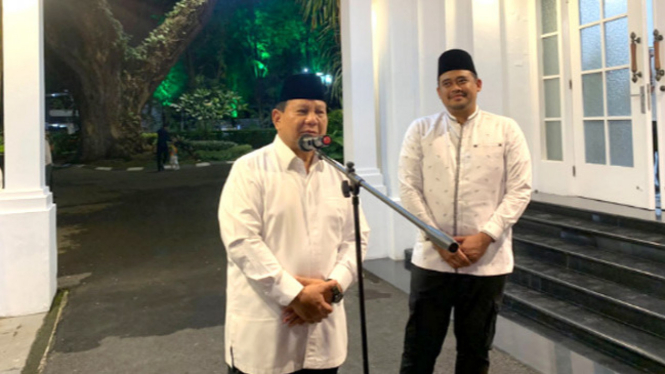 Menhan Prabowo Subianto bersama Wali Kota Medan, M Bobby Nasution.