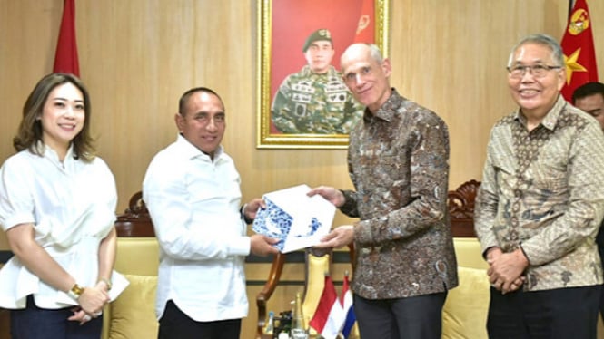 Gubernur Sumut Edy Rahmayadi bersama Lambert Grijns.
