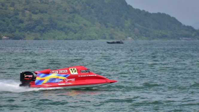Peserta F1 Powerboat Danau Toba.