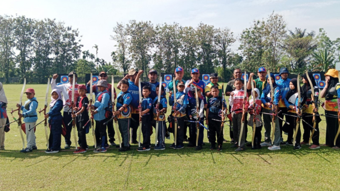 Para atlet panahan yang tampil di Porwil Medan 2023.