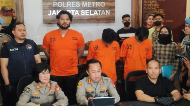 Ammar Zoni ditangkap Polres Metro Jakarta Selatan kasus narkoba.