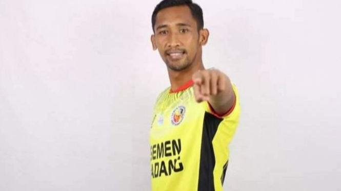 Tri Rahmad Priadi menggunana jersey Semen Padang FC. Foto/Media SPFC