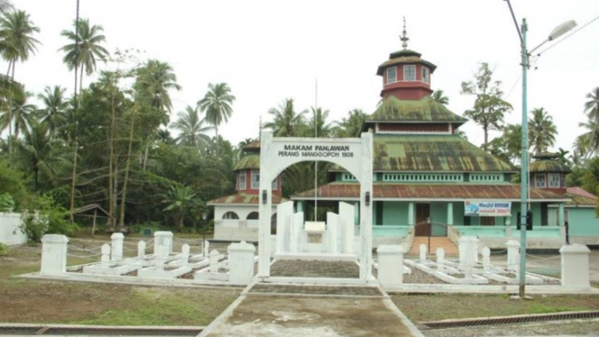 Area Makam Siti Manggopoh