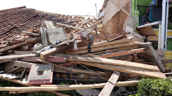 Kerusakan Bangunan Akibat Gempa Cianjur