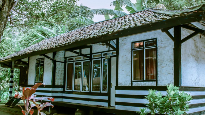 Homestay Rumah Adat Sunda Desa Wisata Kampung Tajur Purwakarta