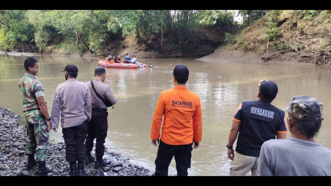 Pencarian korban tenggelam di sungai Soppeng